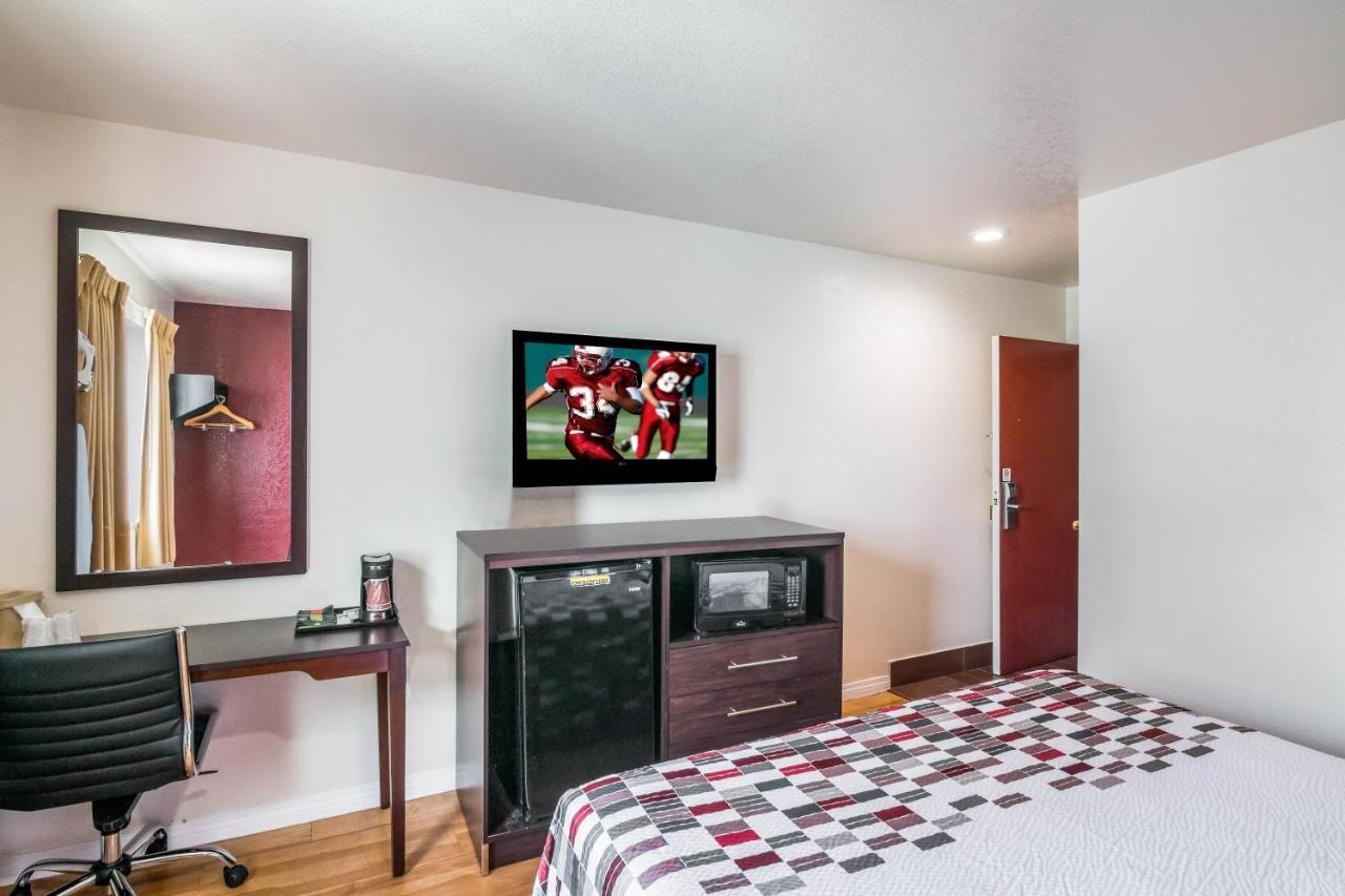 Red Roof Inn Palmdale - Lancaster מראה חיצוני תמונה