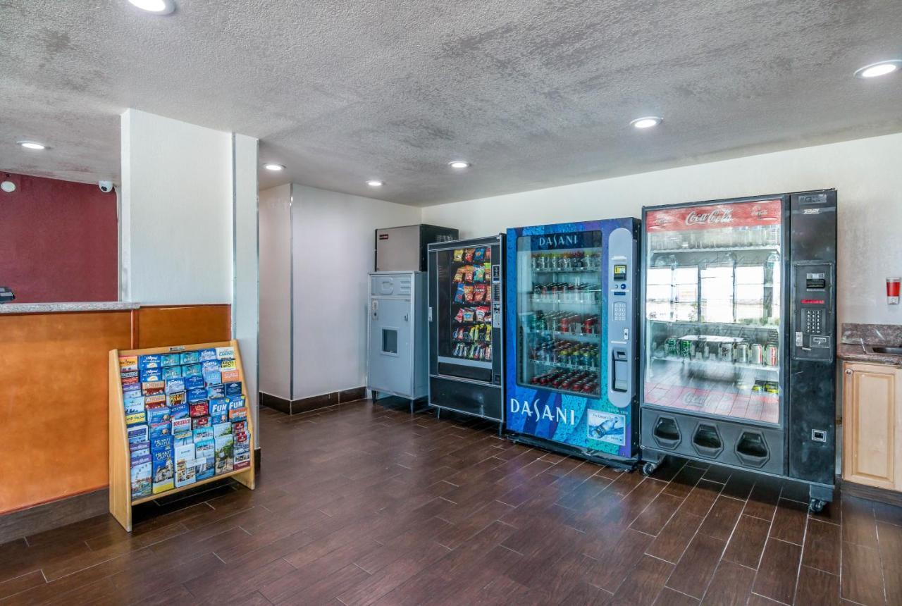 Red Roof Inn Palmdale - Lancaster מראה חיצוני תמונה